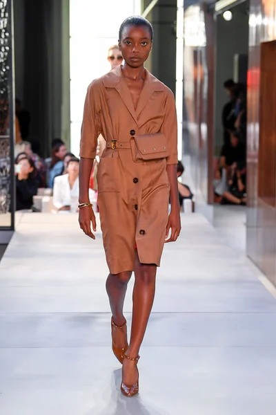 Look 28